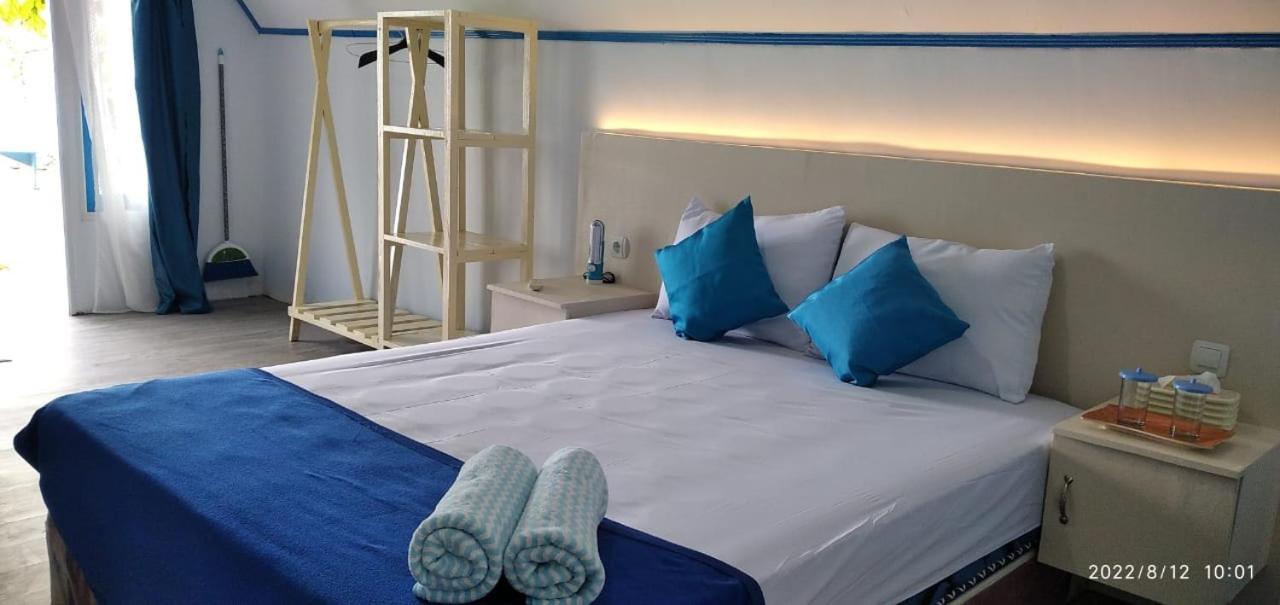 Tria Maria Cottage Ngurbloat Εξωτερικό φωτογραφία