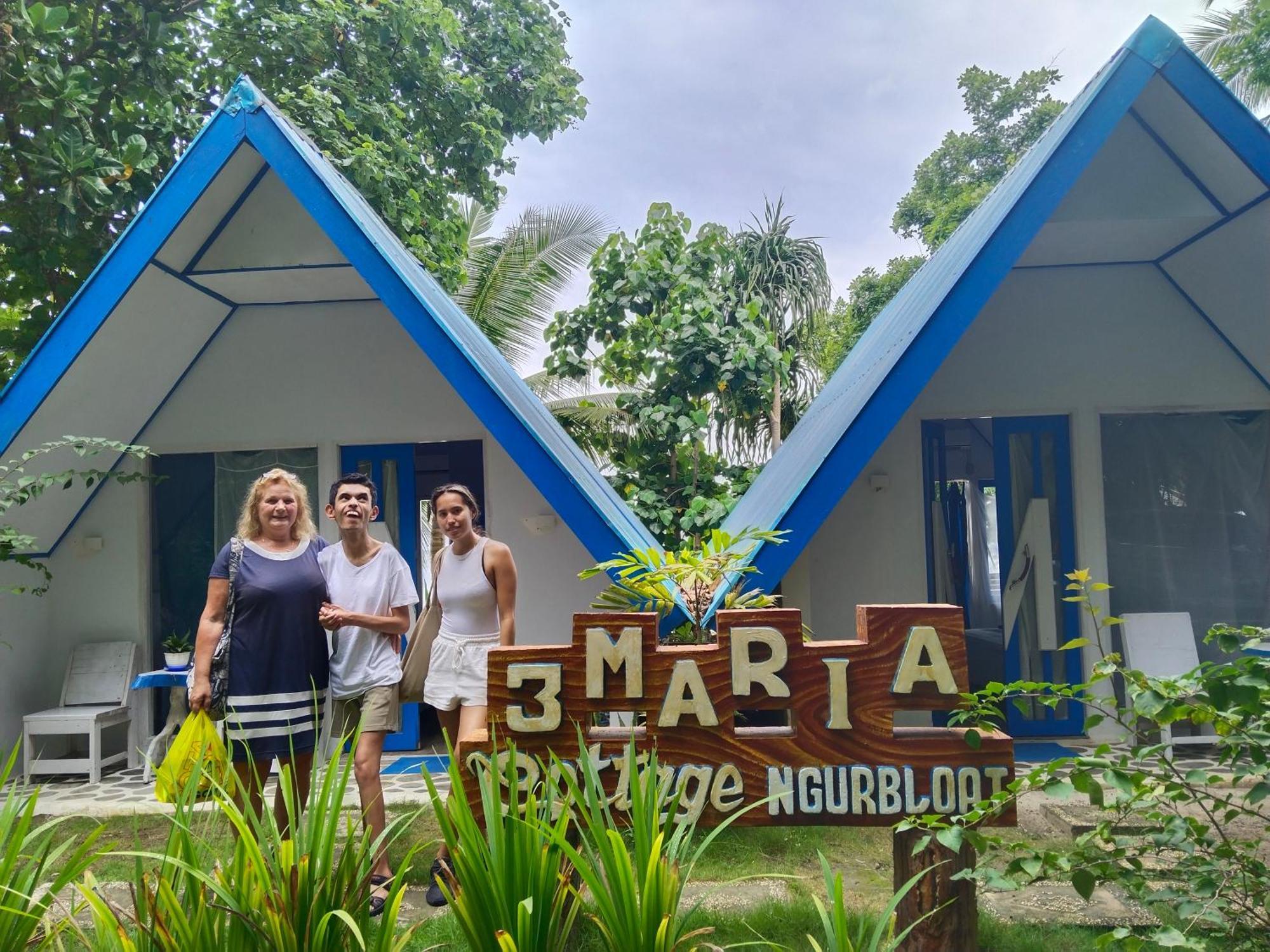 Tria Maria Cottage Ngurbloat Δωμάτιο φωτογραφία