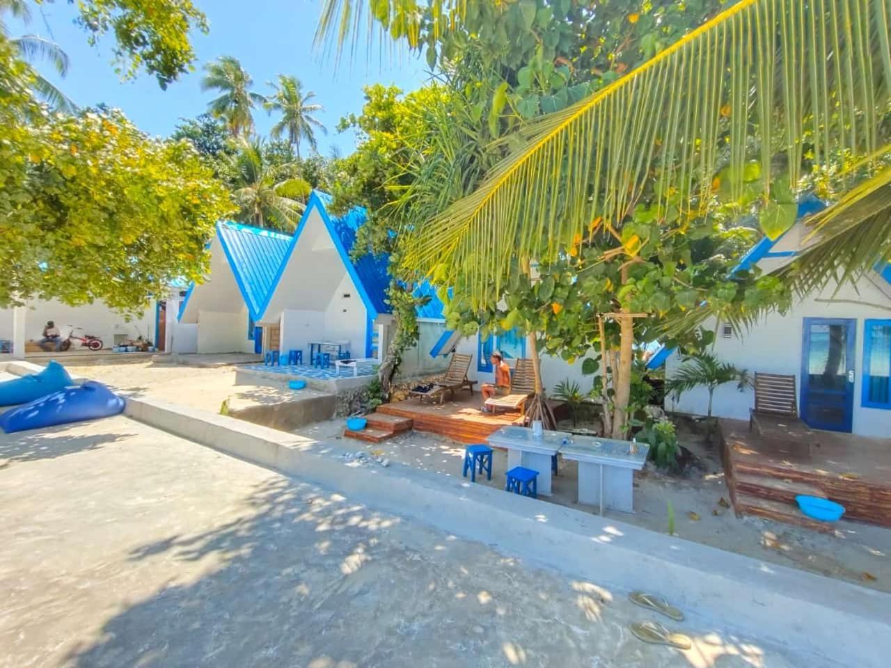 Tria Maria Cottage Ngurbloat Δωμάτιο φωτογραφία