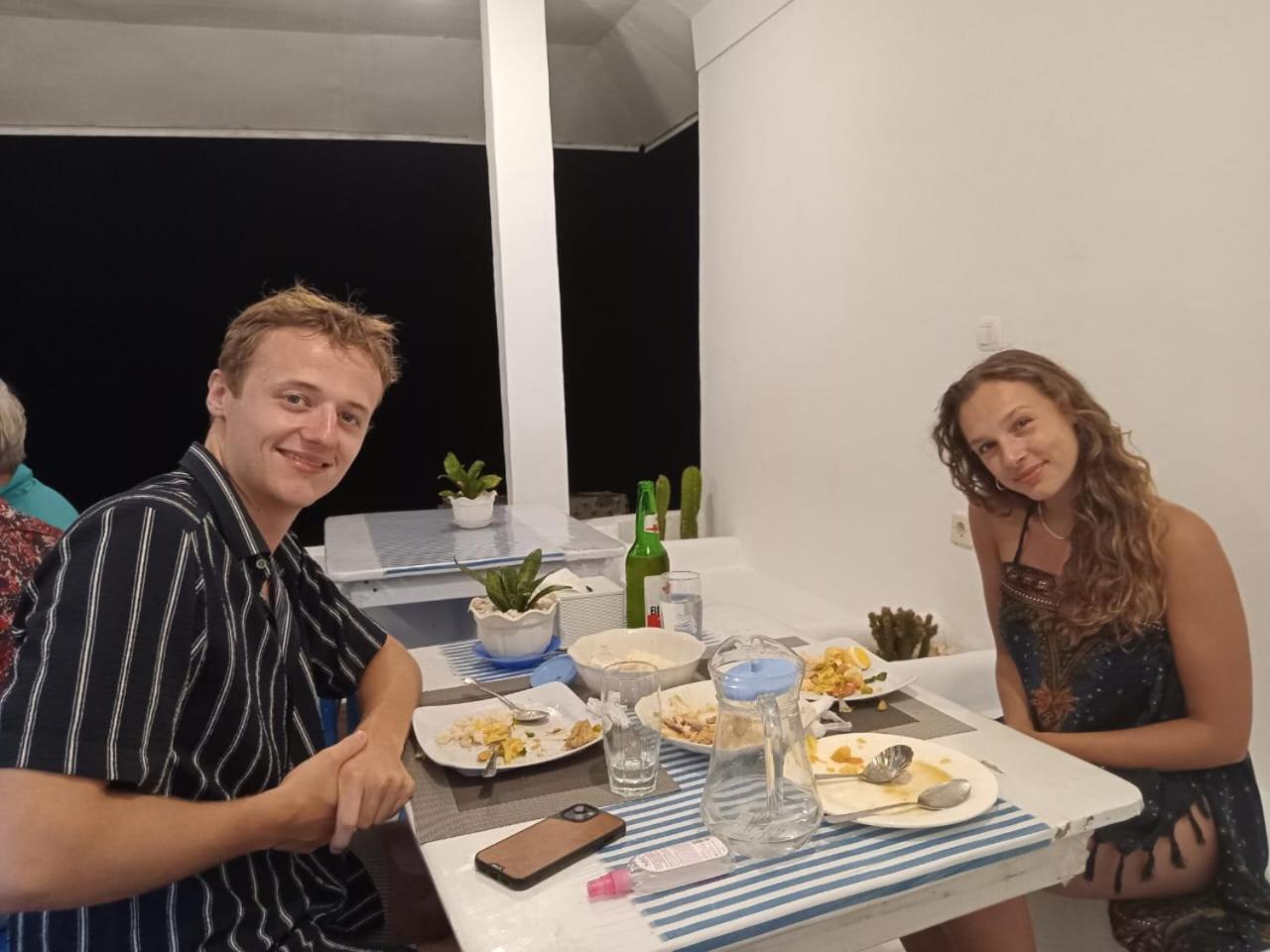 Tria Maria Cottage Ngurbloat Εξωτερικό φωτογραφία
