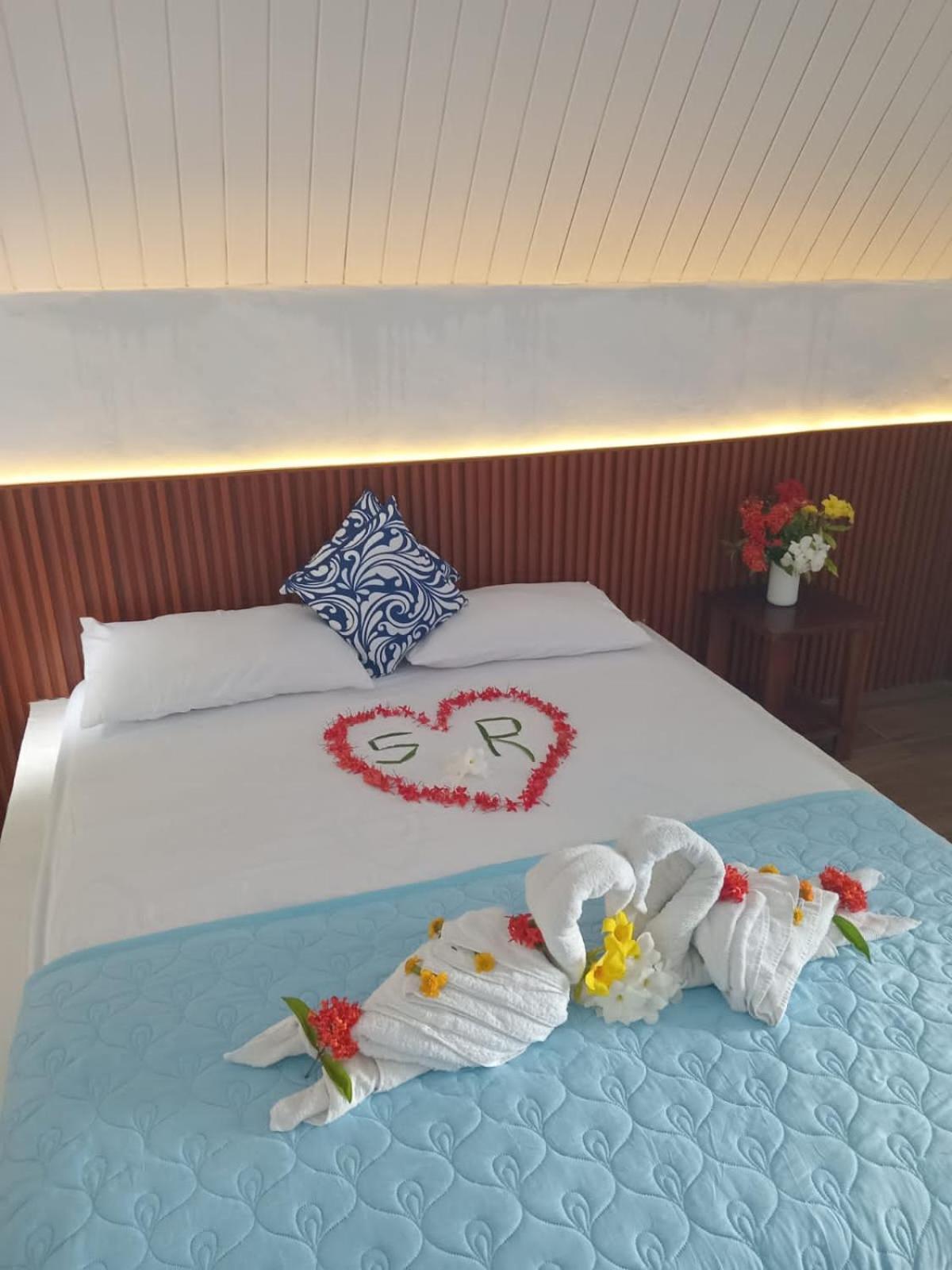 Tria Maria Cottage Ngurbloat Εξωτερικό φωτογραφία