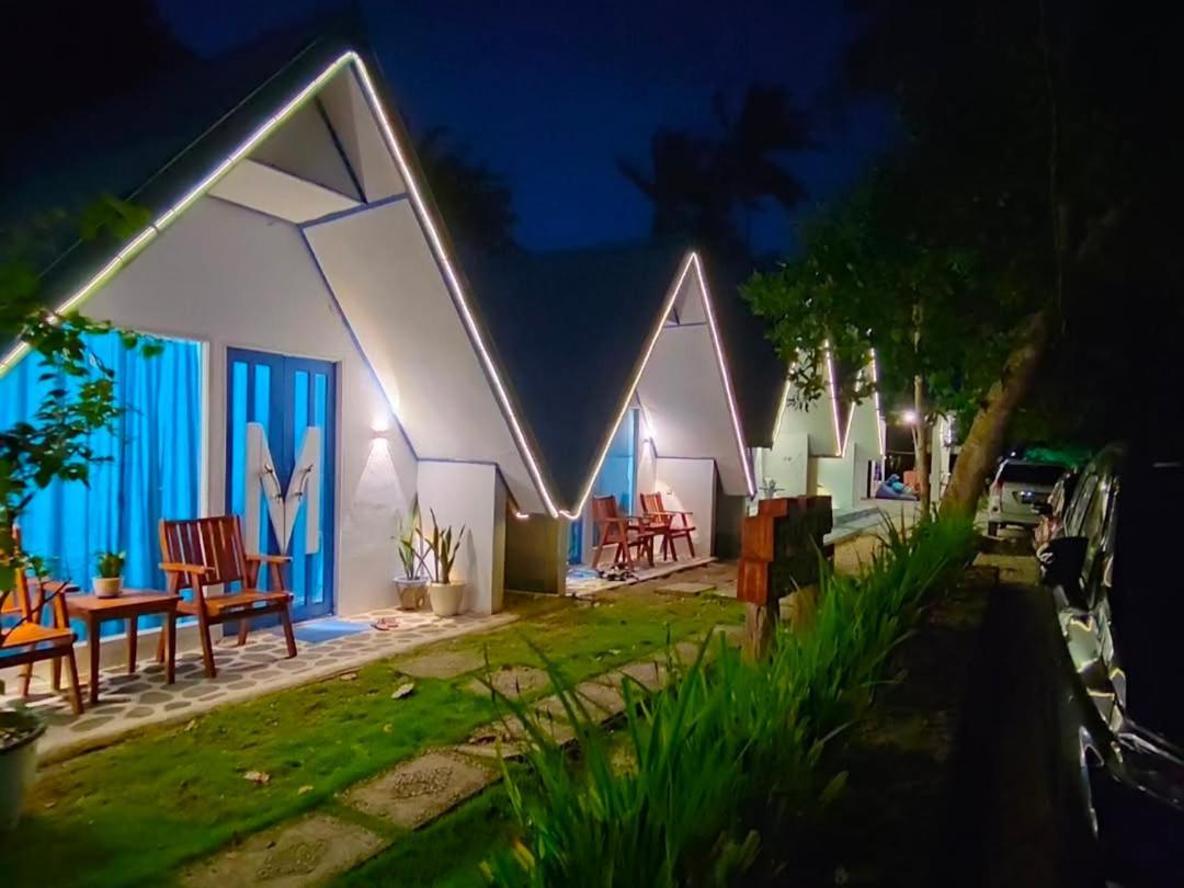 Tria Maria Cottage Ngurbloat Εξωτερικό φωτογραφία