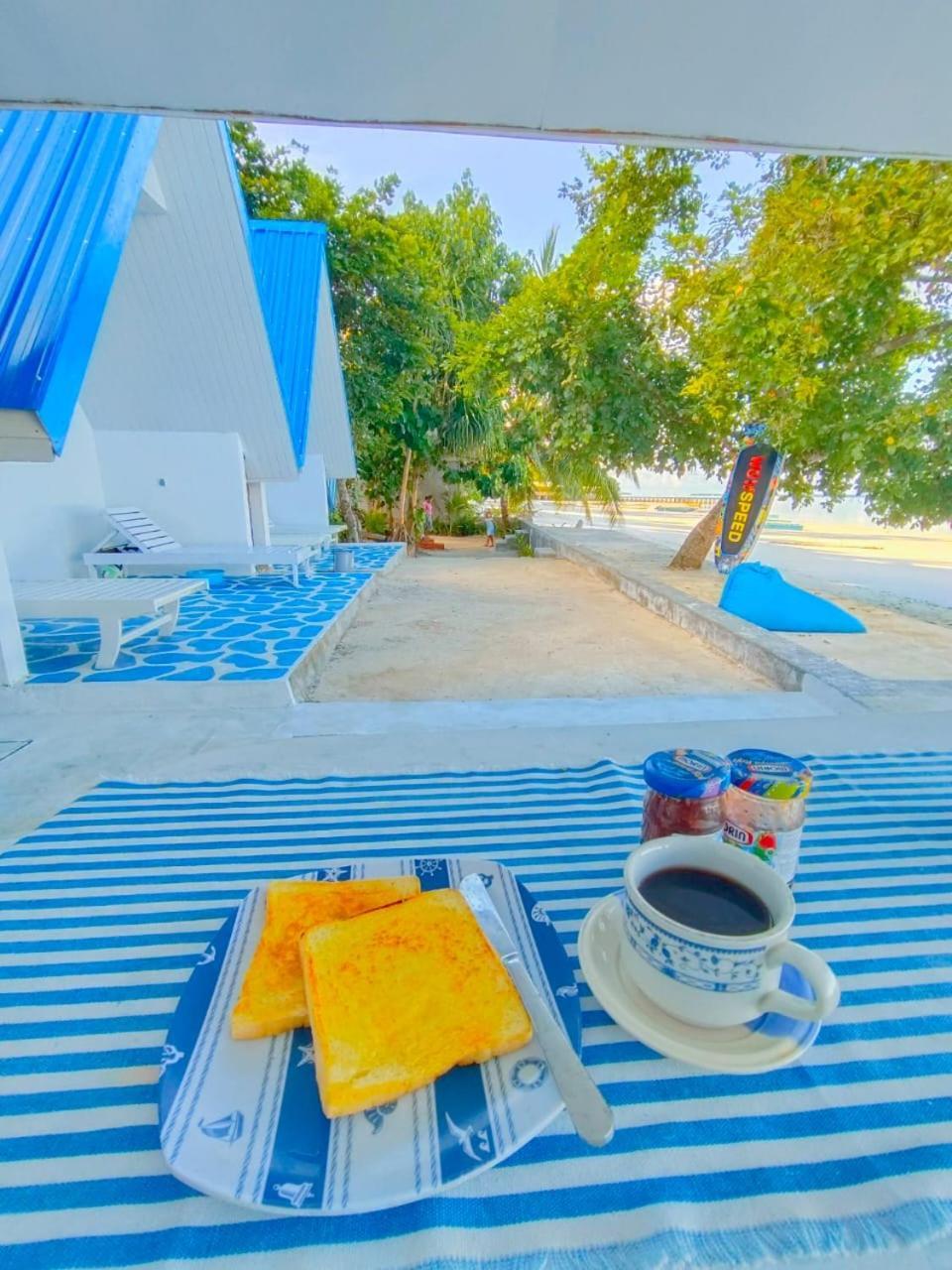 Tria Maria Cottage Ngurbloat Εξωτερικό φωτογραφία