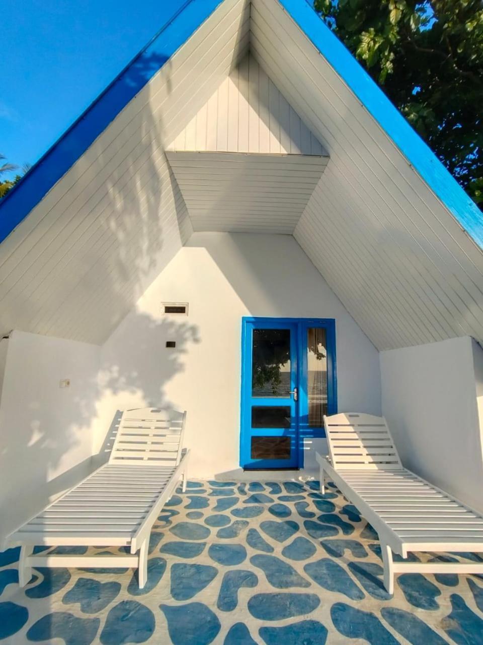 Tria Maria Cottage Ngurbloat Εξωτερικό φωτογραφία