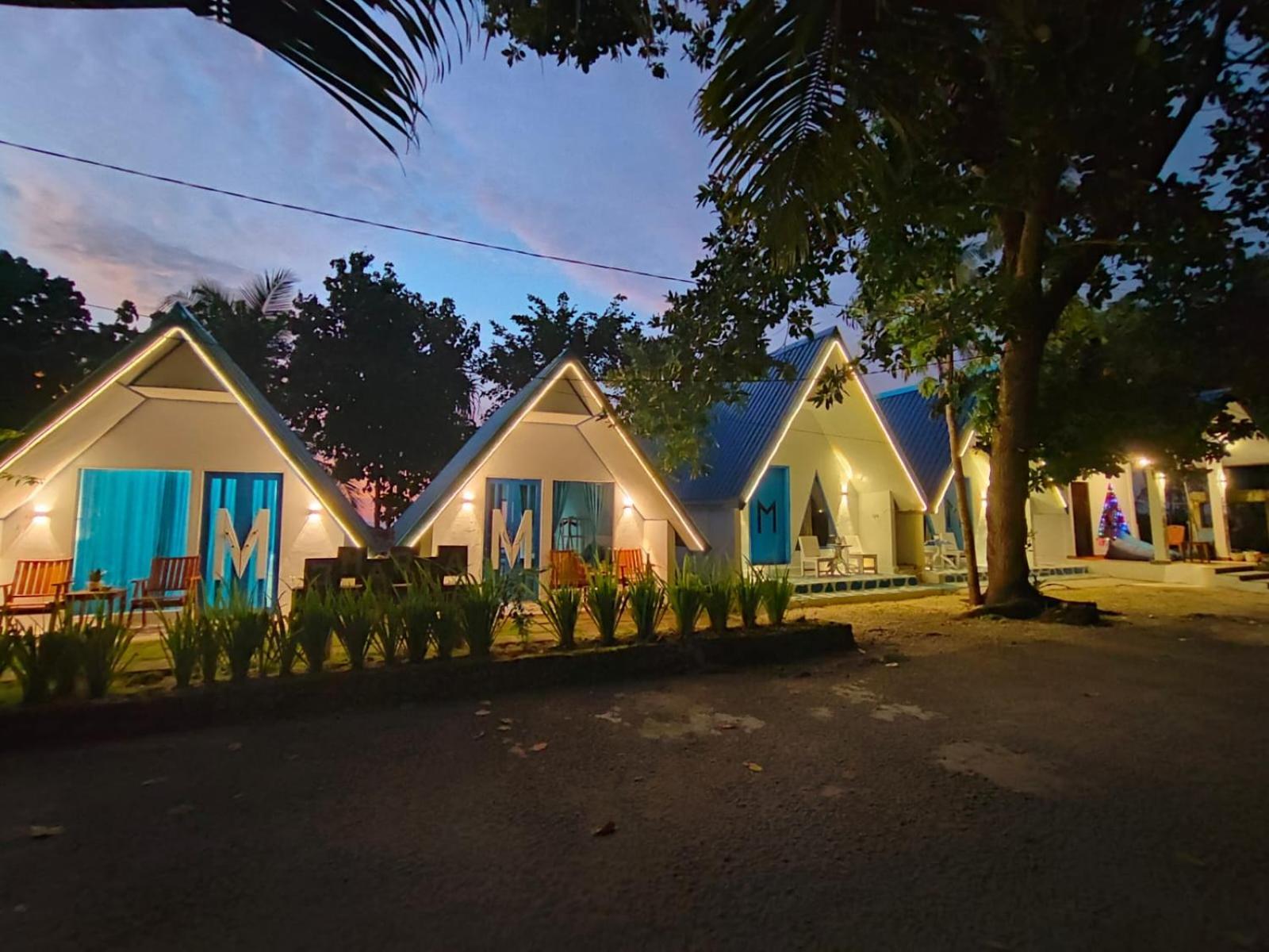 Tria Maria Cottage Ngurbloat Εξωτερικό φωτογραφία